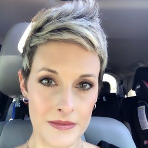 Meet your Posher, Rebecca